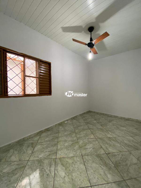Casa para aluguel no Vila Cristina: 