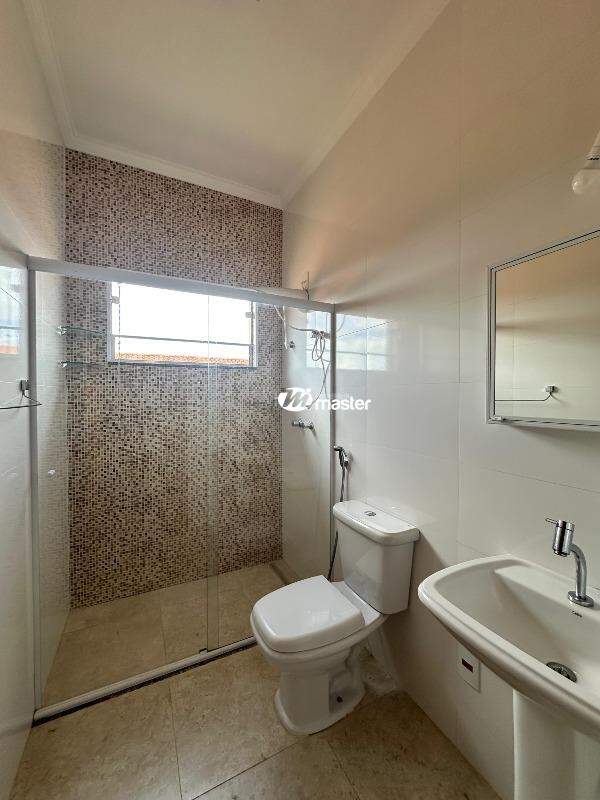 Casa em Condominio para aluguel no Residencial Florença: Banheiro social