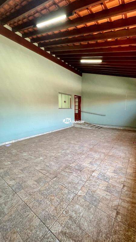 Casa à venda no Parque Residencial Brasília: Garagem