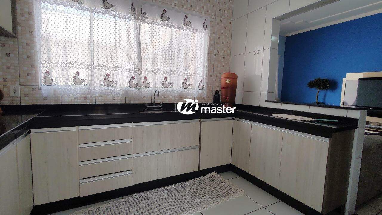 Casa à venda no Jardim Dona Regina Picelli: Cozinha - Vista ll