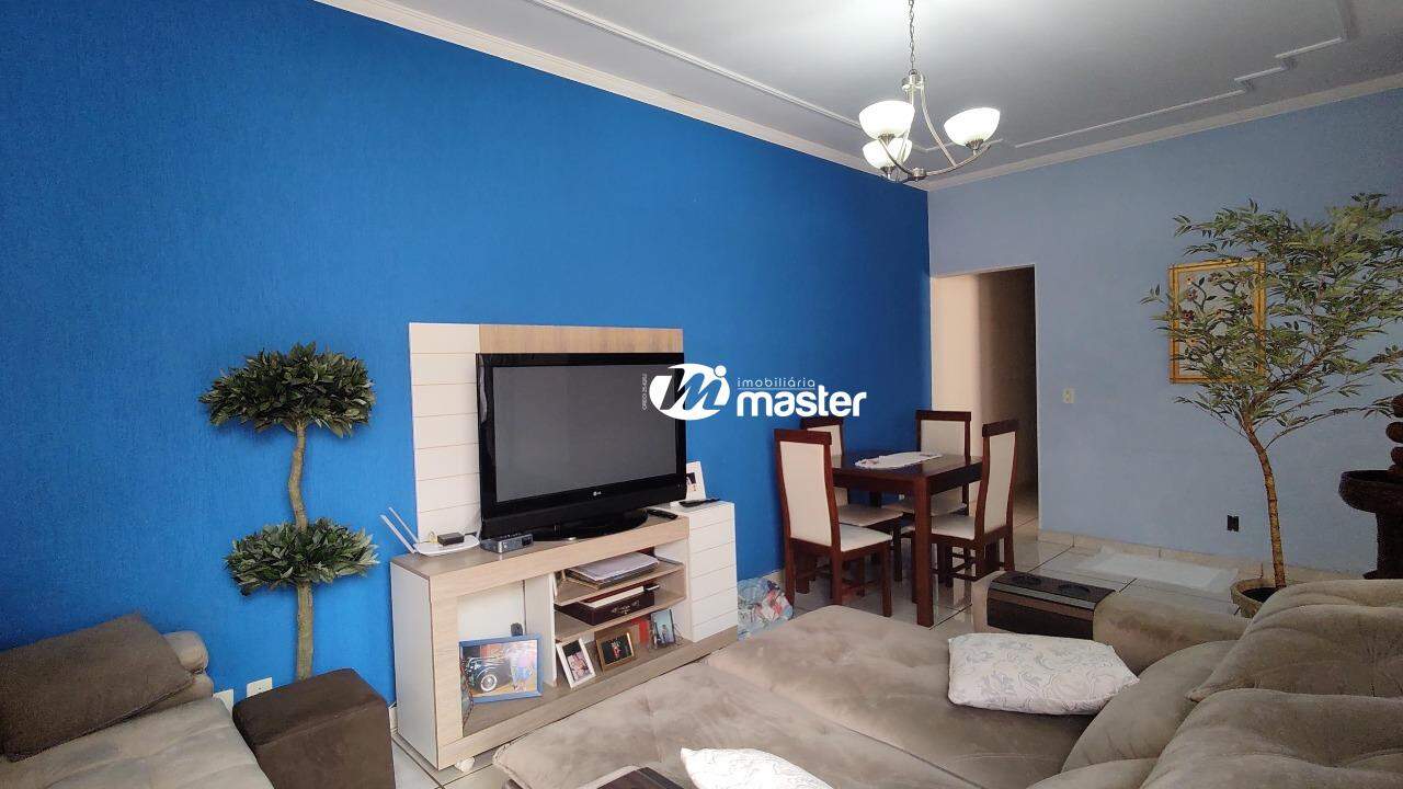 Casa à venda no Jardim Dona Regina Picelli: Sala - Vista l