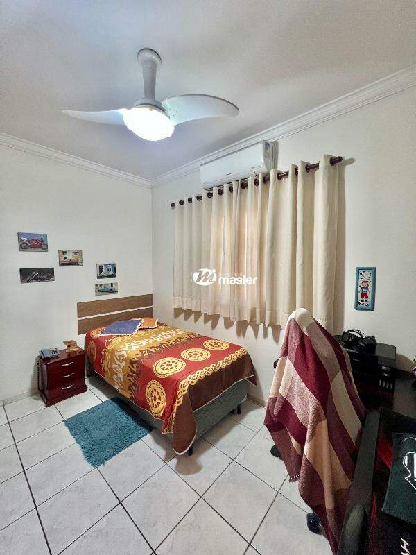 Casa à venda no Jardim São Paulo: Dormitório l - Vista l