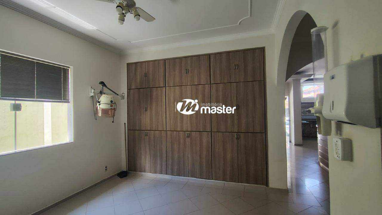 Casa comercial à venda no Zona Central: 