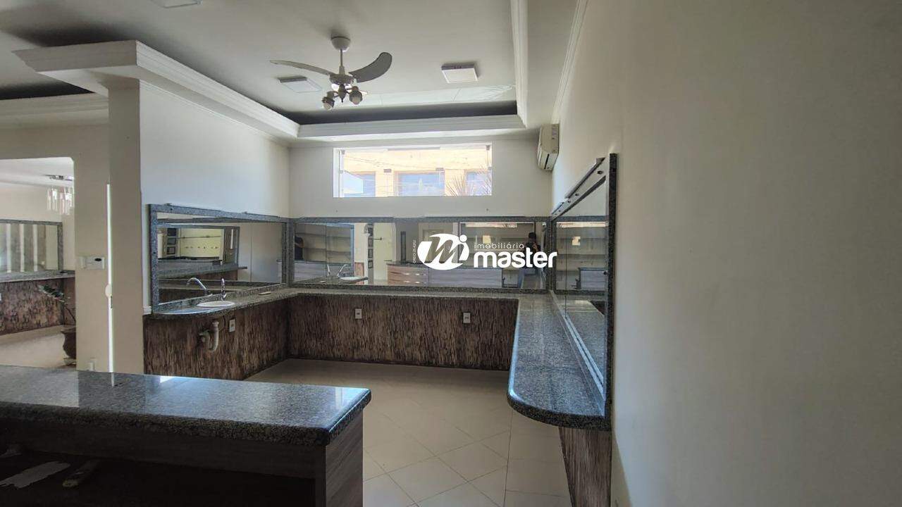 Casa comercial à venda no Zona Central: 