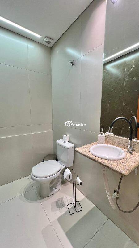 Sala comercial para aluguel no Zona Central: Banheiro feminino coletivo
