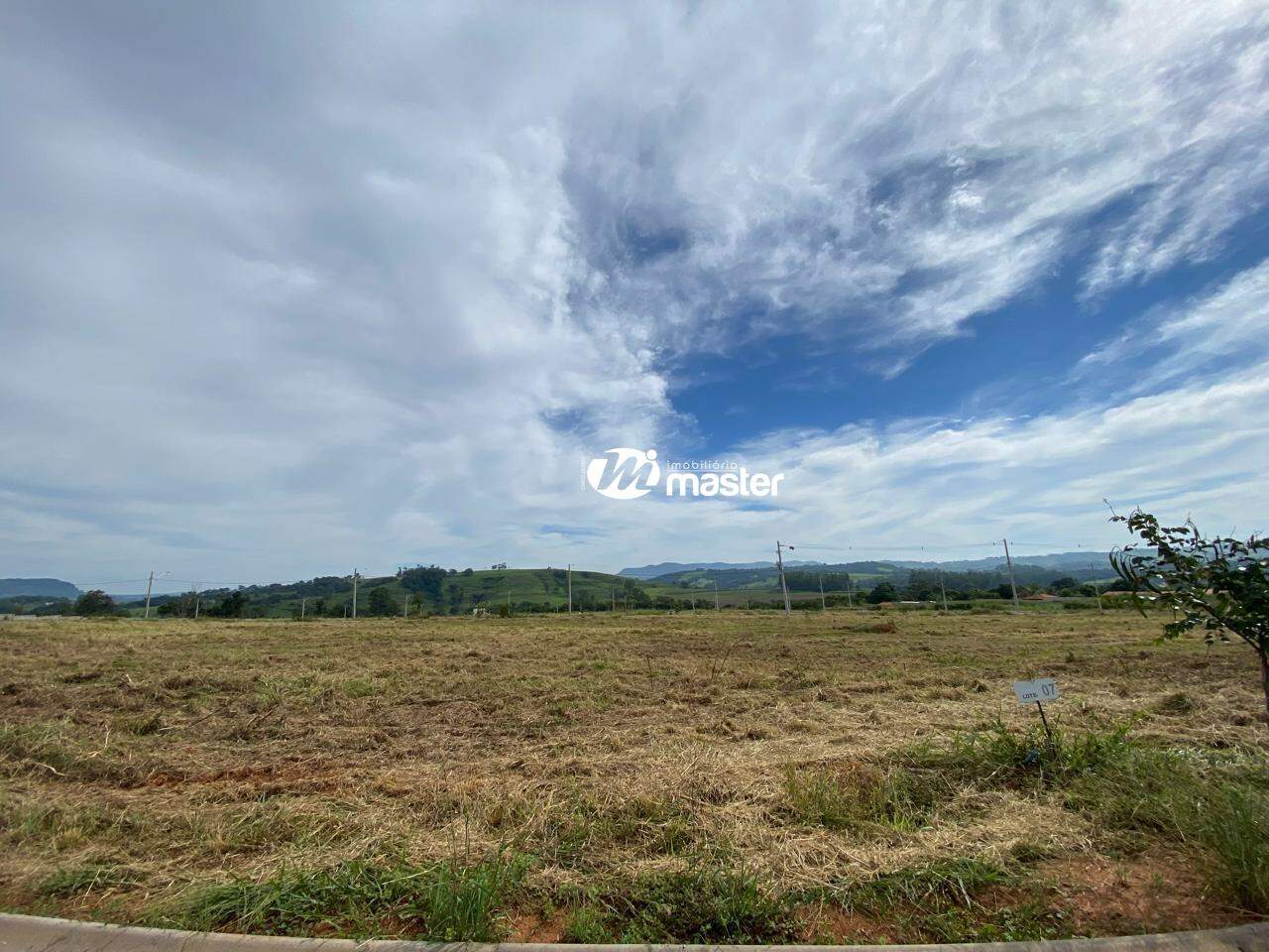 Terreno à venda no Portal das Laranjeiras: 