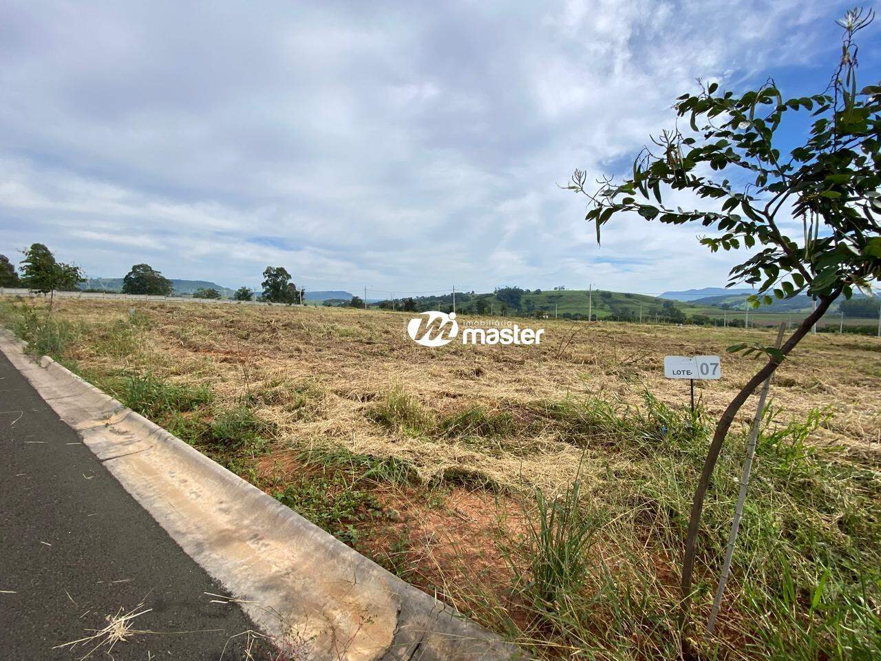 Terreno à venda no Portal das Laranjeiras: 