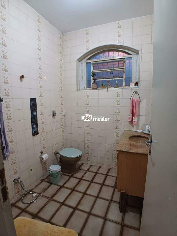 Casa à venda no Vila Alemã: Banheiro