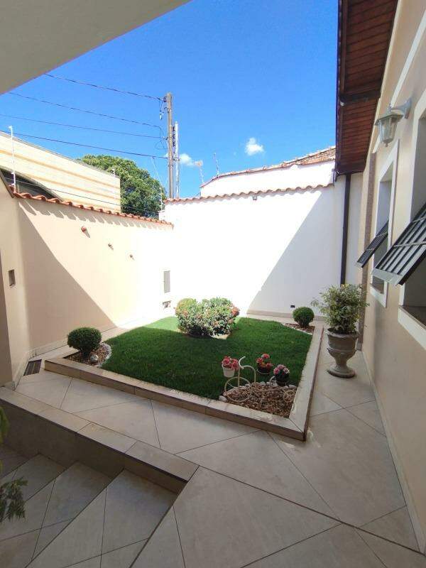 Casa à venda no Santa Cruz: Entrada
