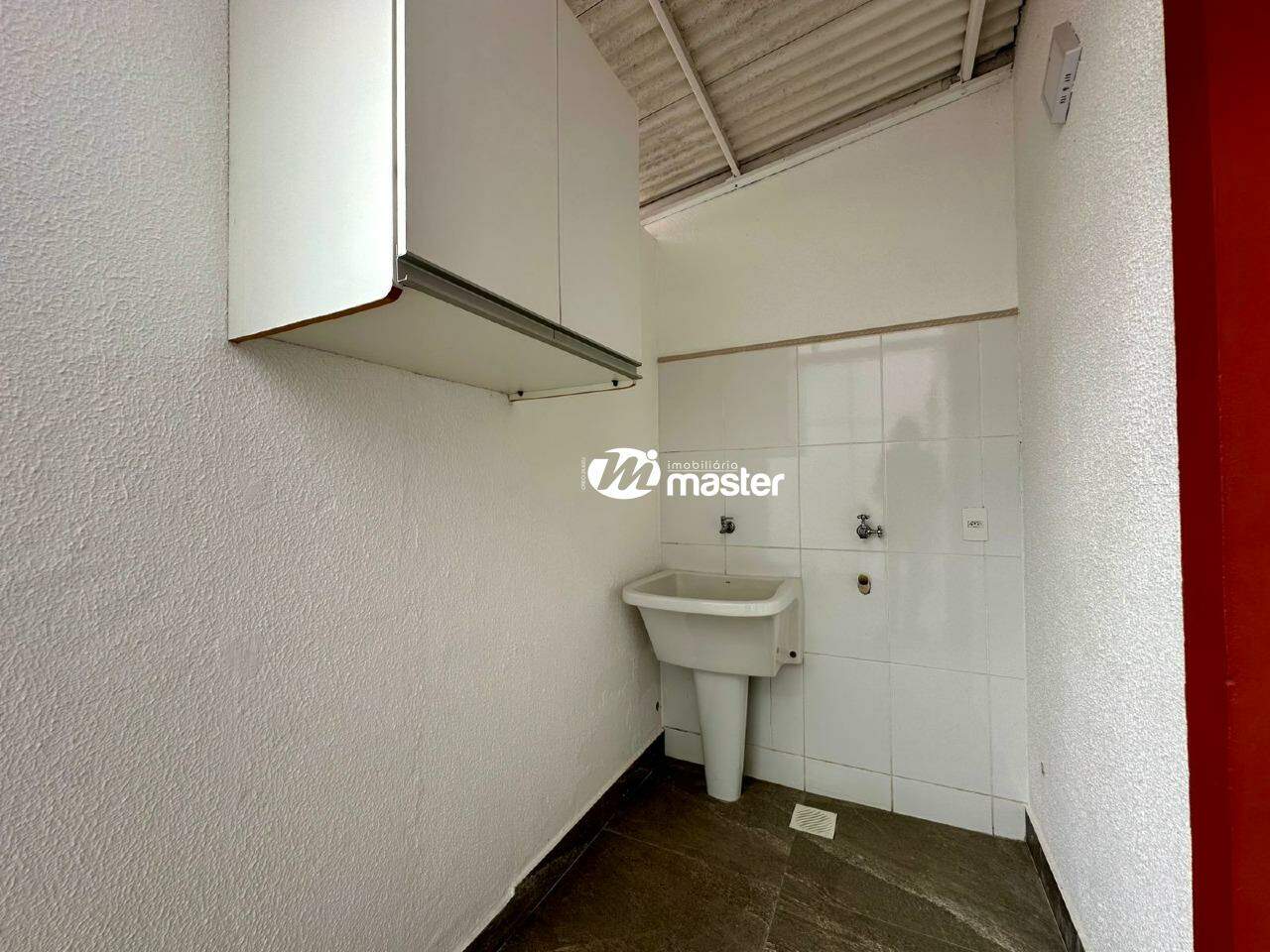 Casa em Condominio para aluguel no Cidade Jardim: lavanderia