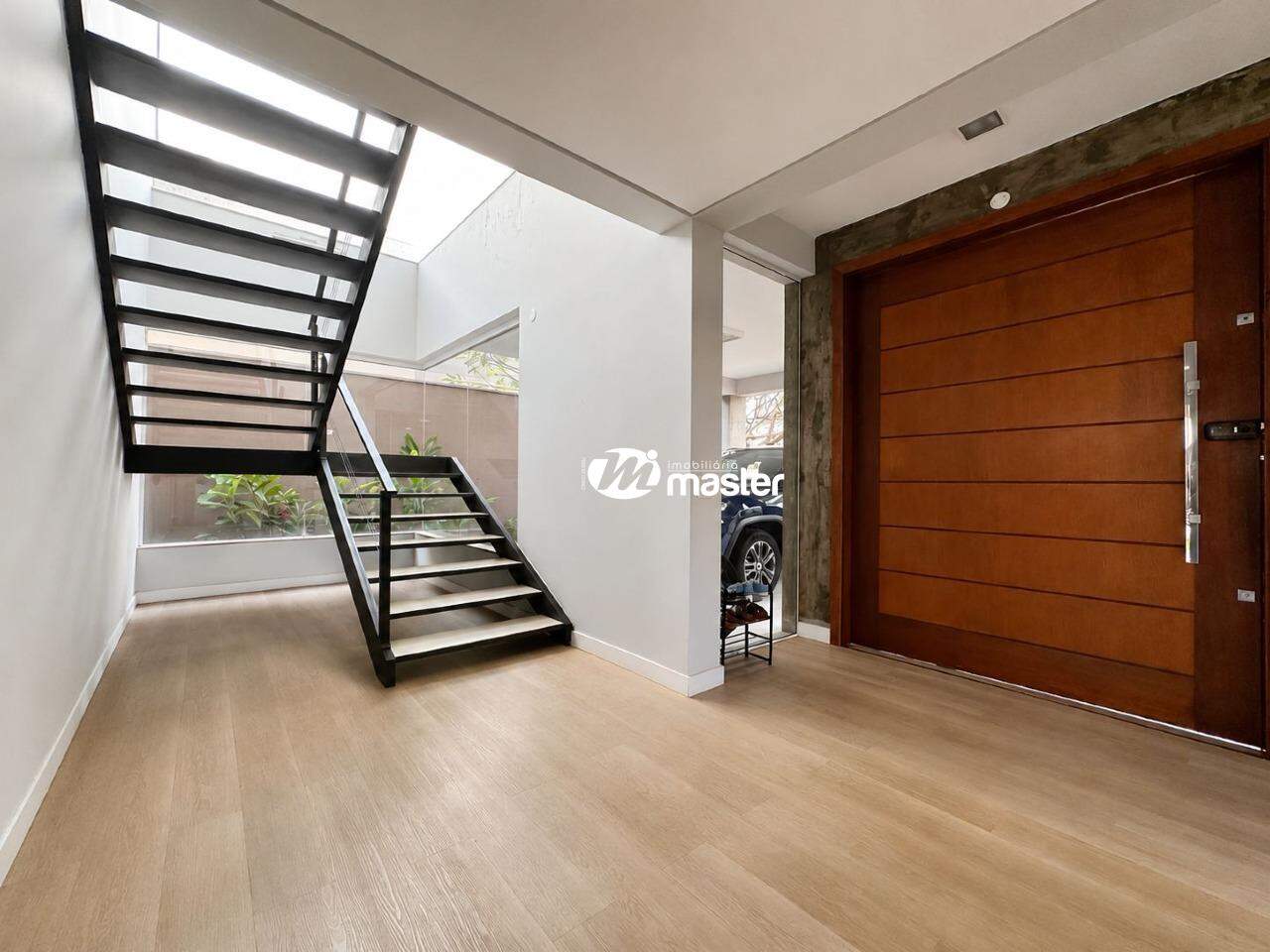 Casa em Condominio à venda no Jardim do Horto: 
