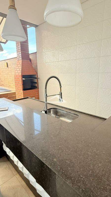 Casa para aluguel no CONDOMINIO BLUE GARDEM: VARANDA COM CHURRASQUEIRA