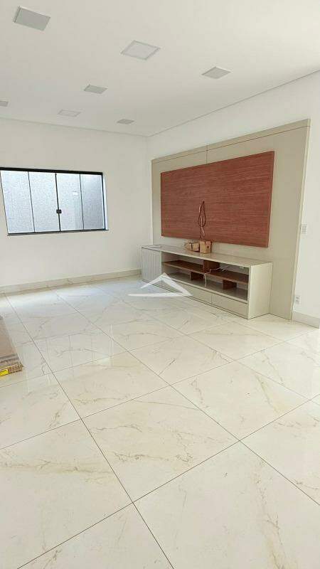 Casa para aluguel no CONDOMINIO BLUE GARDEM: SALA  TV