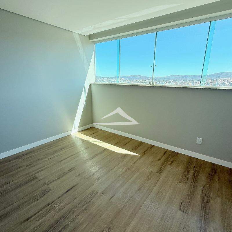 APTO COBERTURA à venda no CENTRO: 