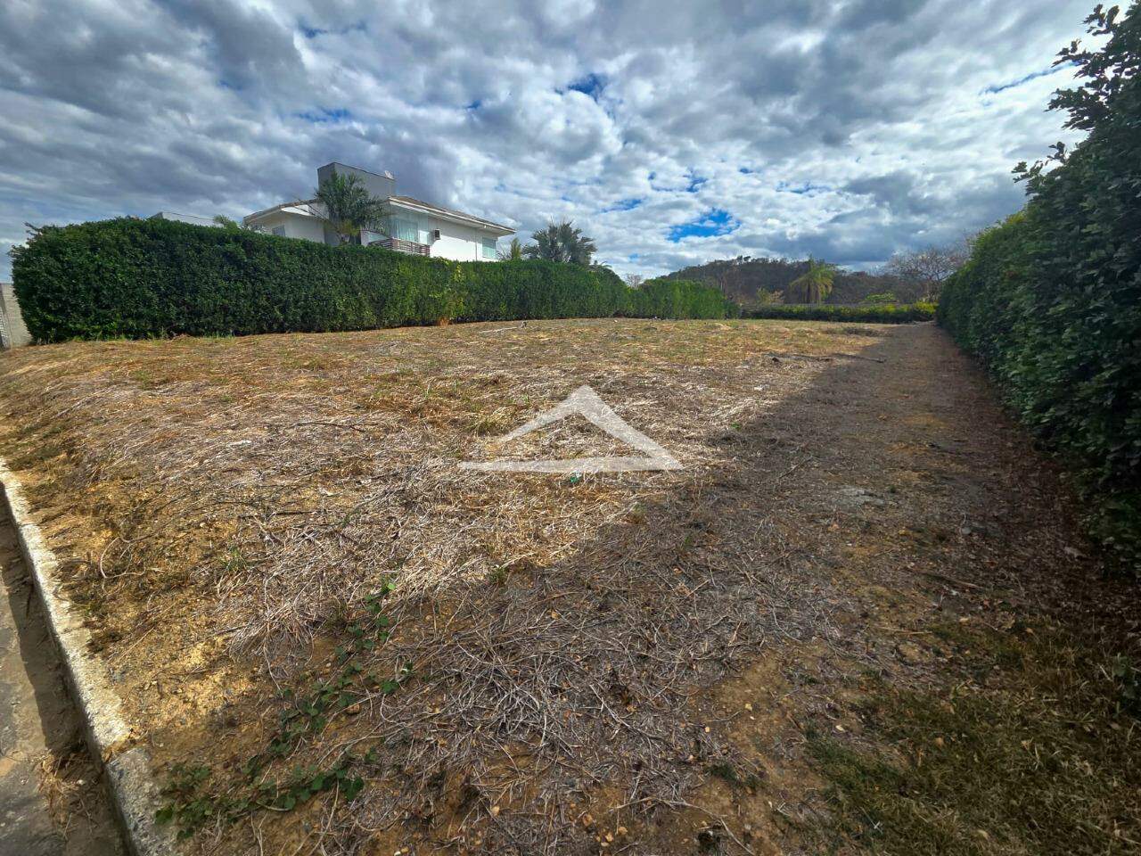 Lote em condomínio à venda no CONDOMINIO LAGOS DO MOINHO: 