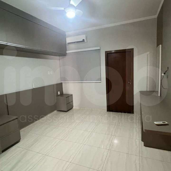 Casa Térrea à venda no Centro: 