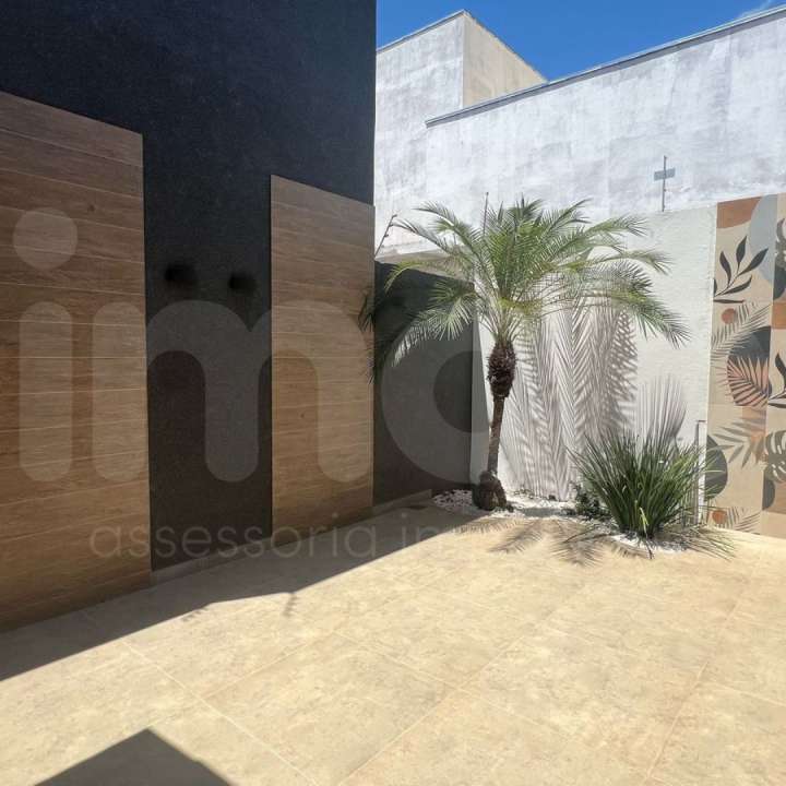 Casa Térrea à venda no Centro: 