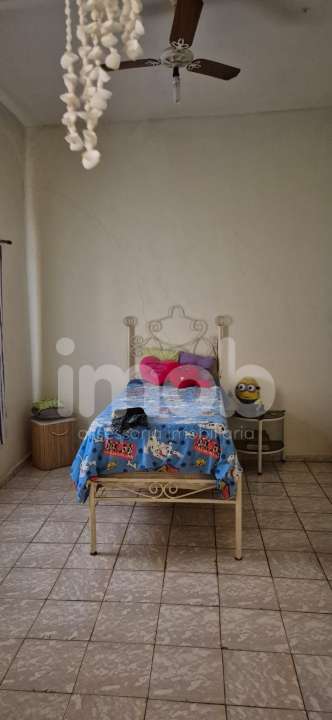 Casa Térrea à venda no Centro: 