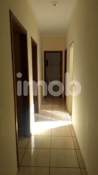 Casa Térrea à venda no Benfica: 