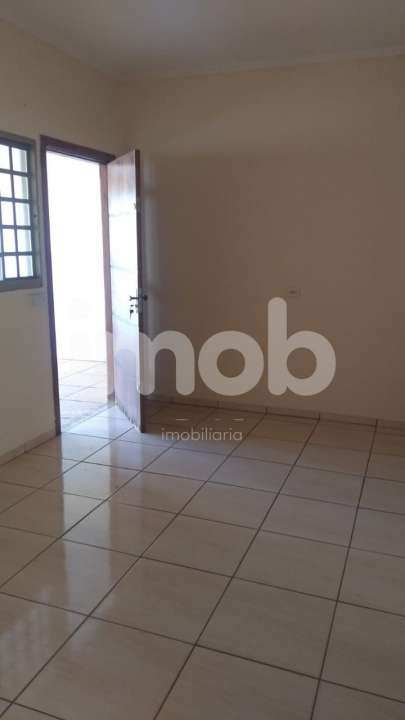 Casa Térrea à venda no Benfica: 