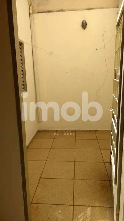 Casa Térrea à venda no Benfica: 