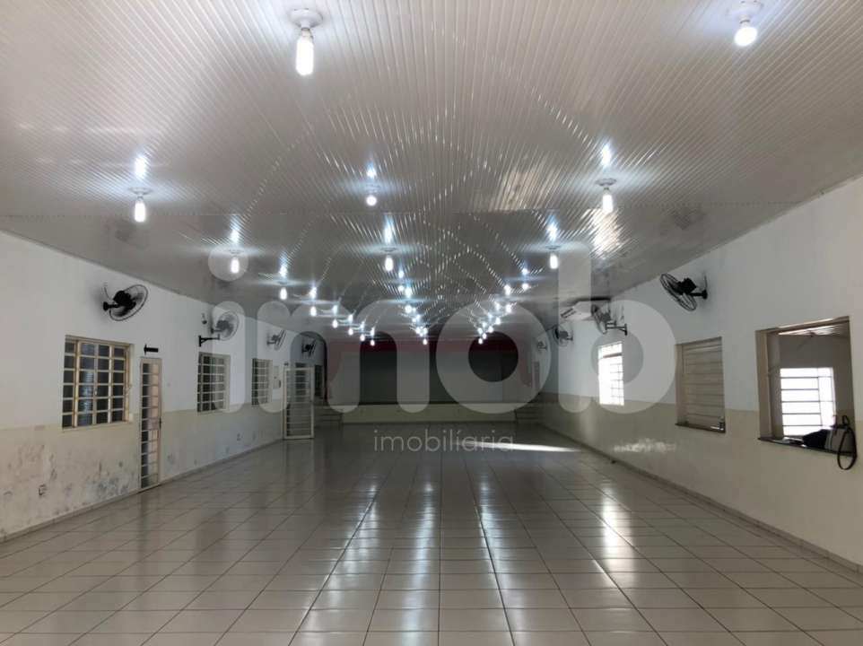 Salão à venda no Centro: 