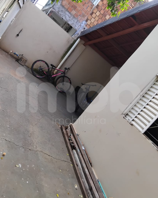 Casa à venda no Piscina: 