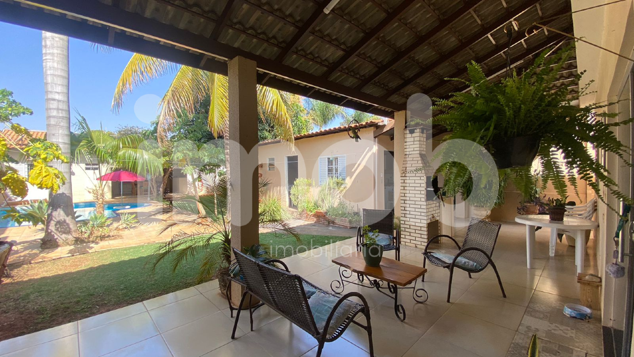 Casa à venda no Centro: 