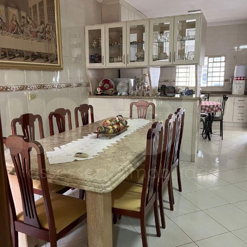 Casa à venda no Centro: 