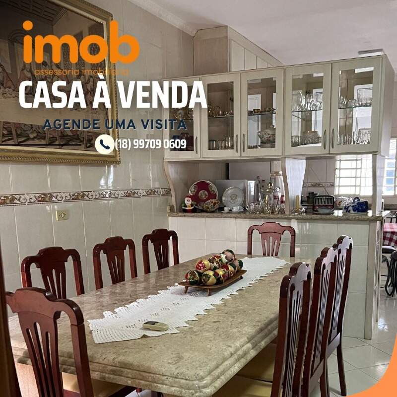 Casa à venda no Centro: 