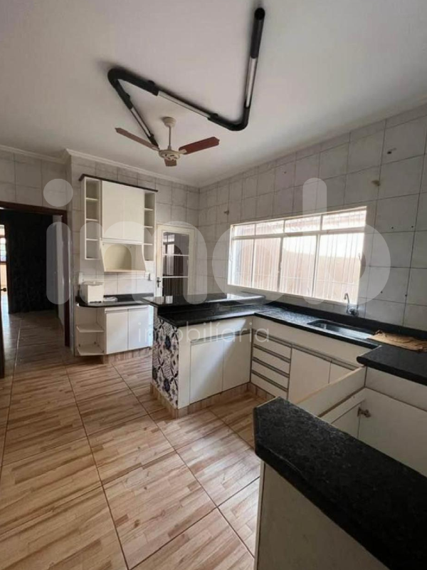 Casa à venda no Centro: 