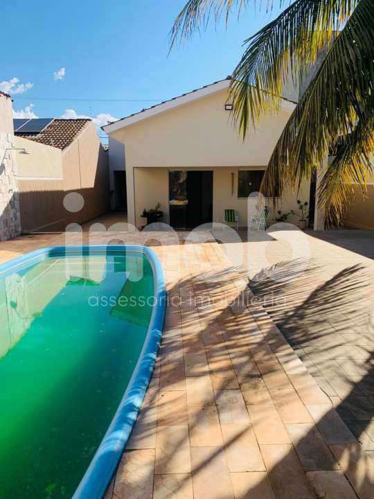 Casa à venda no Centro: 