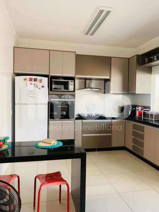 Casa à venda no Centro: 