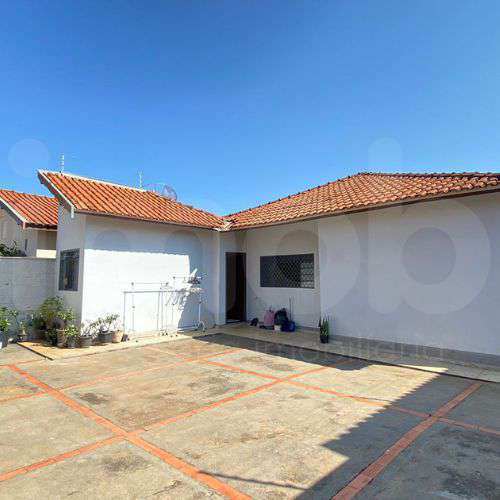 Casa Térrea à venda no Piscina: 