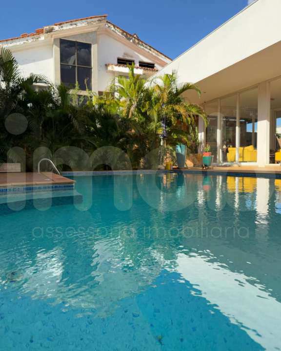 Casa Térrea à venda no Piscina: 