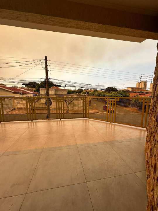 Casa Sobrado à venda no Piscina: 