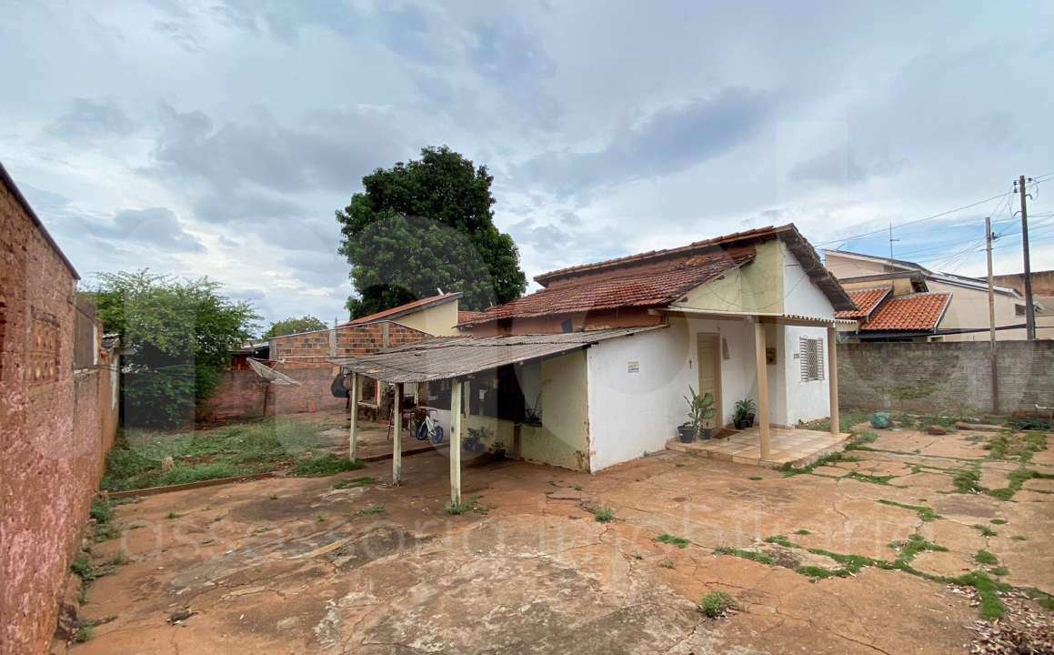 Casa Térrea à venda no Benfica: 