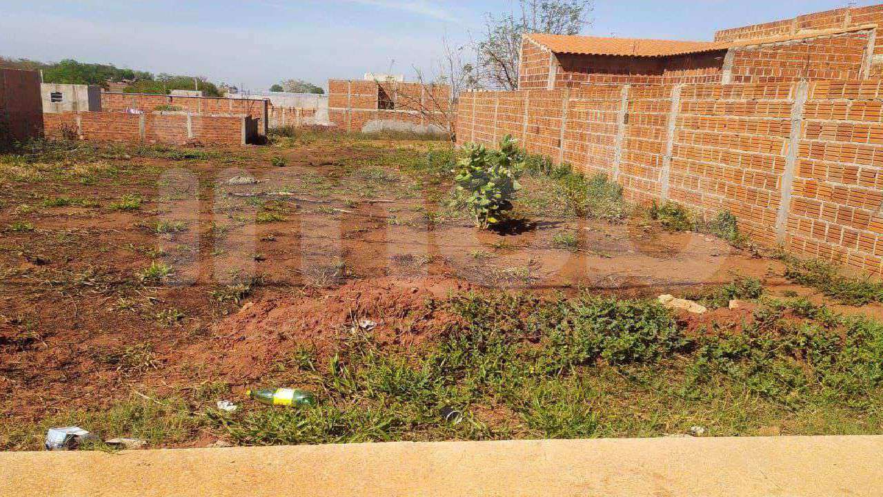 Terreno à venda no Vila Pereira Jordão: 