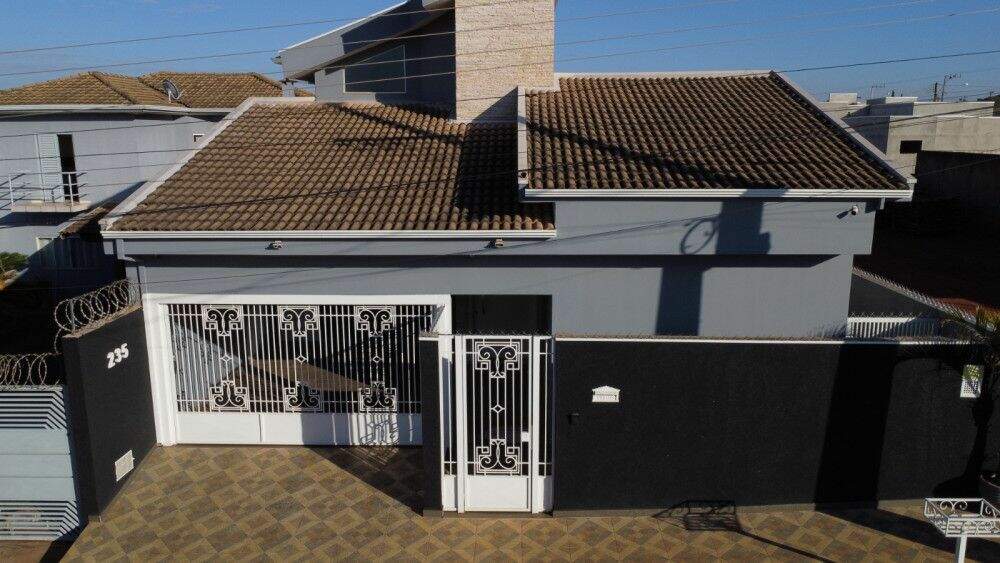 Casa à venda no Jardim Veneza: 
