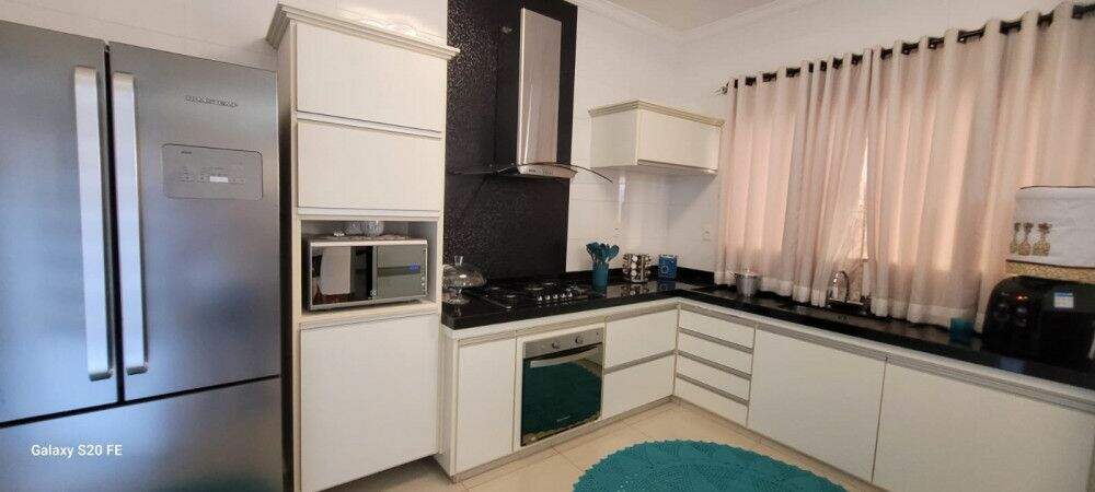 Casa à venda no Jardim Veneza: 