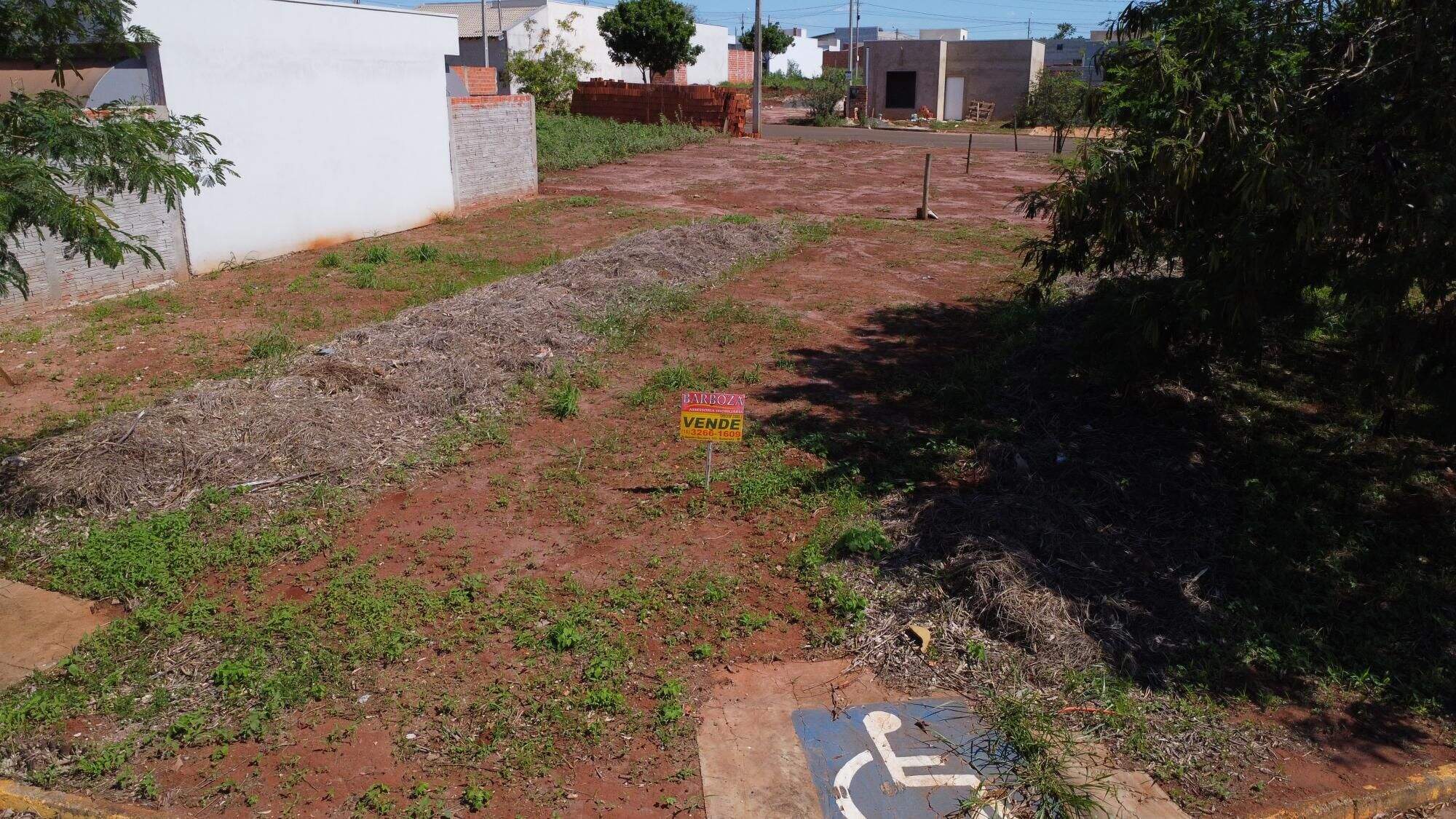 Terreno à venda no Jardim Tainá: 