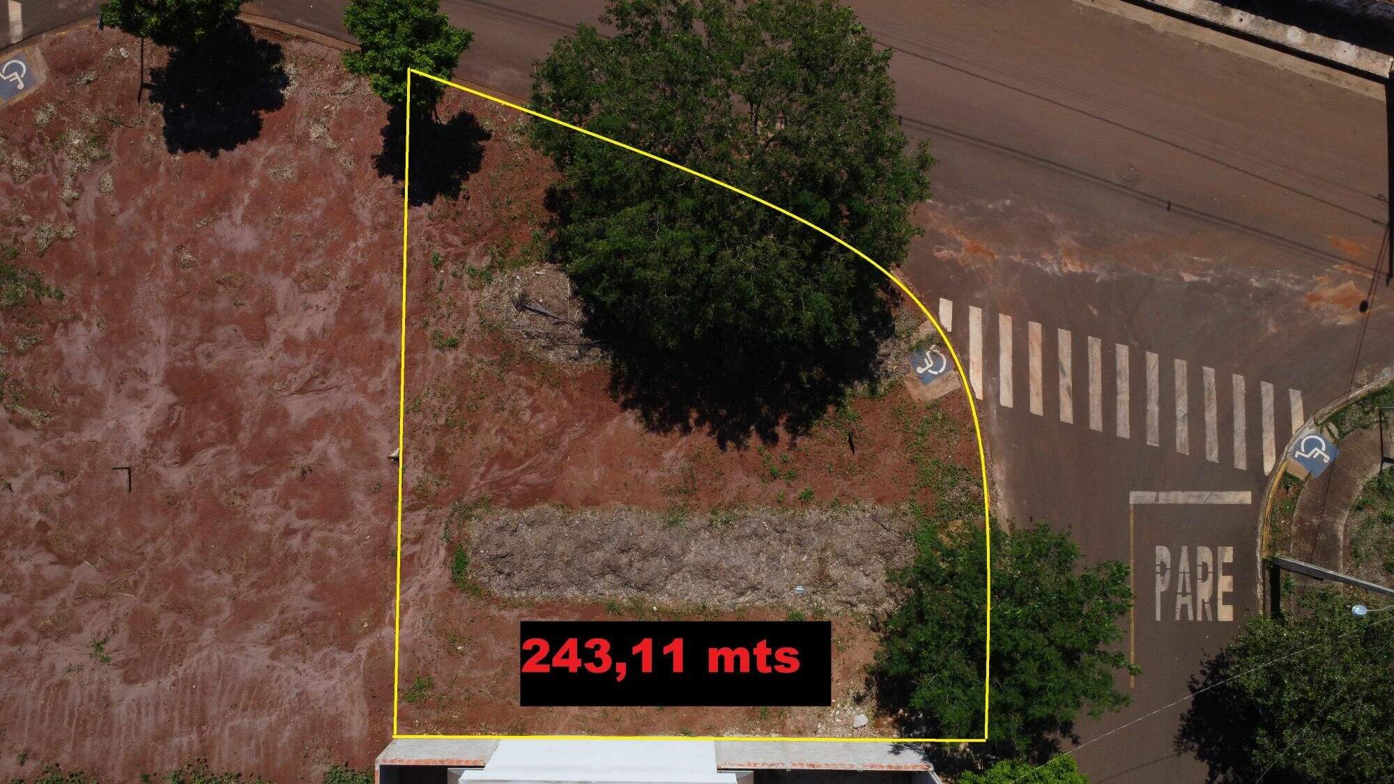 Terreno à venda no Jardim Tainá: 