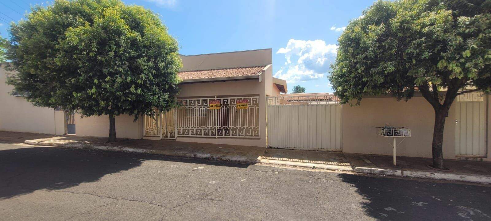 Casa à venda no Centro: 