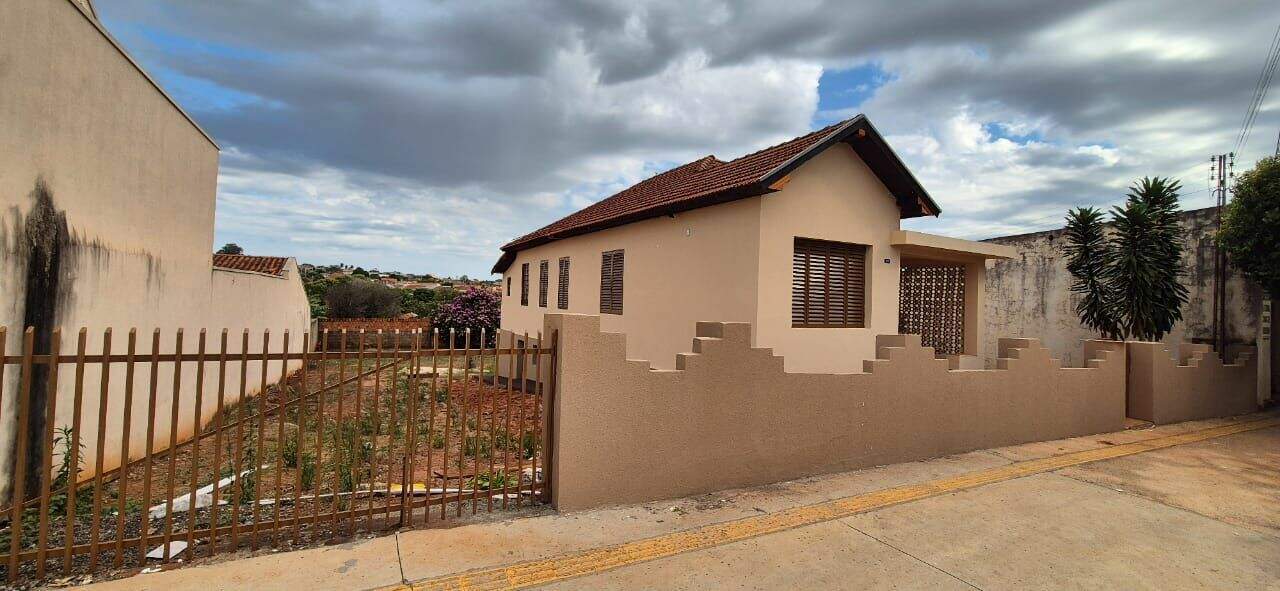 Casa à venda no Centro: 