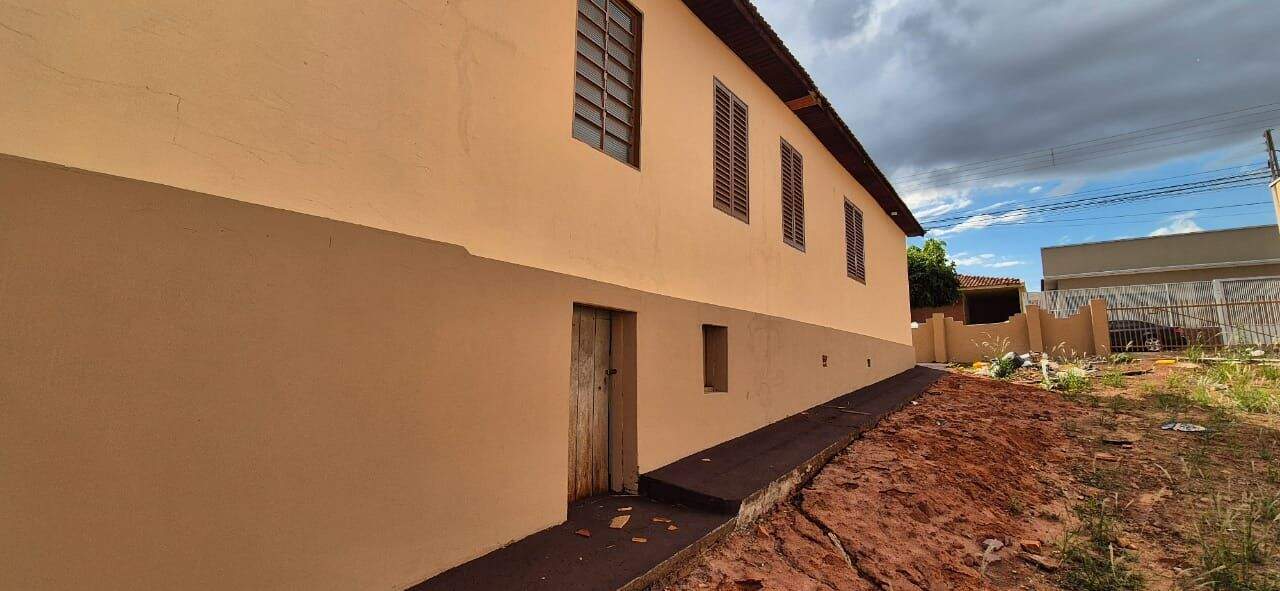 Casa à venda no Centro: 