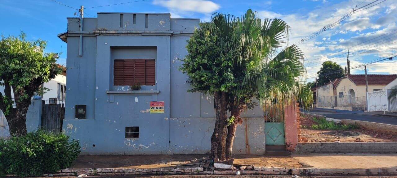 Casa à venda no Centro: 
