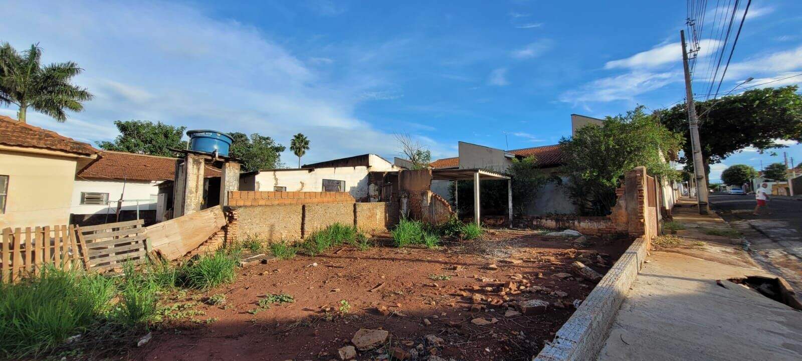 Casa à venda no Centro: 