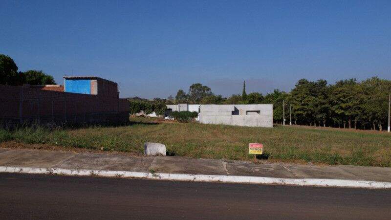 Terreno à venda no Rio da Onça: 
