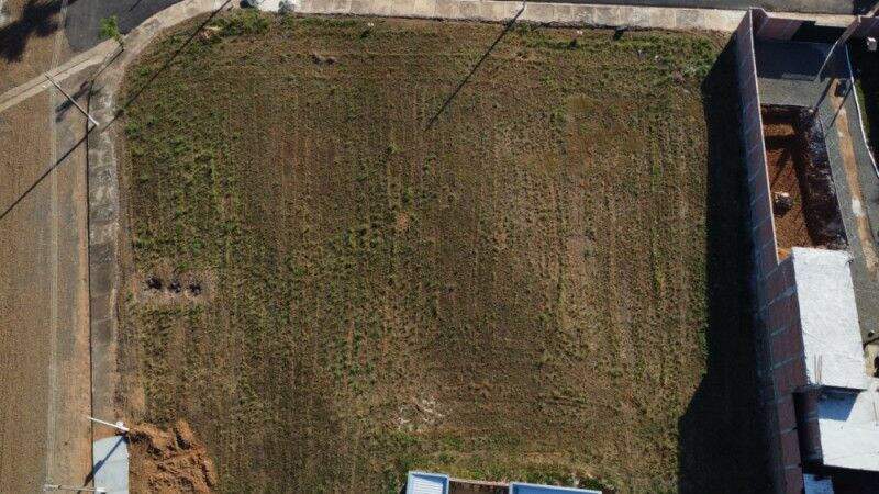 Terreno à venda no Rio da Onça: 