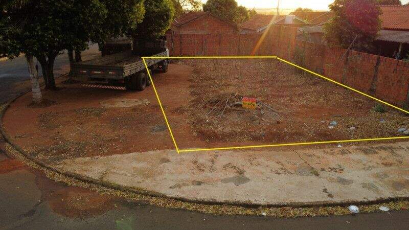 Terreno à venda no Jardim Alto do Ouro Verde: 